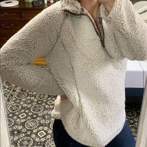 Cozy Sherpa sweatshirt with zip